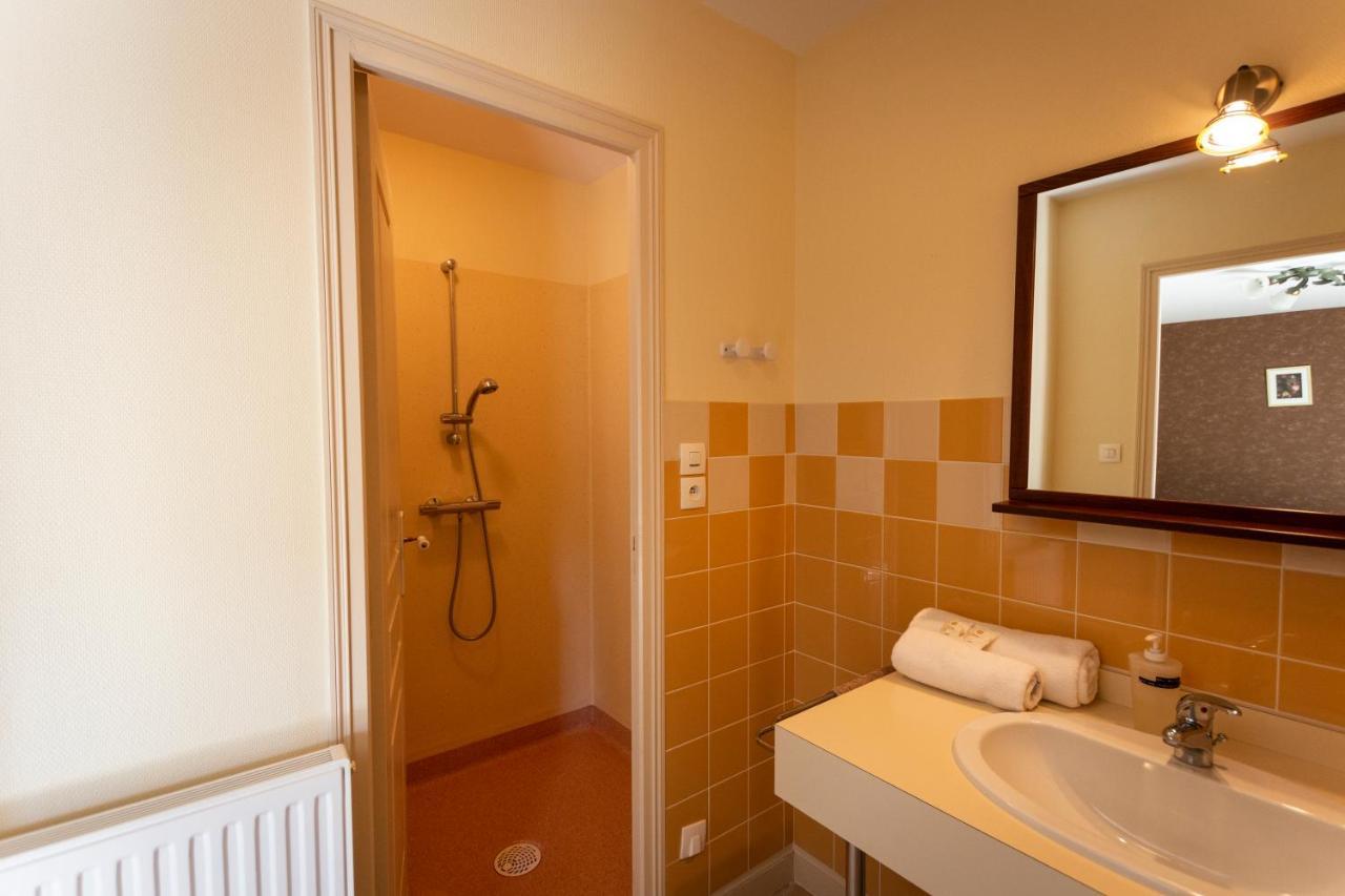 La Haye Gites Et Chambre D'Hotes Avrillé Esterno foto